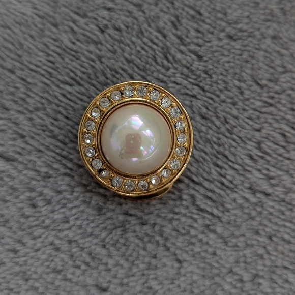 Christian Dior faux pearl vintage clip on earrings with rhinestones - Picture 9 of 15